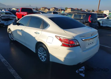 2015 Nissan Altima 2.5 S z USA, uszkodzony, nr VIN 1N4AL3AP4FC497625